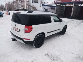 2017 Skoda Yeti I Рестайлинг, белый, 1300000 рублей, вид 5