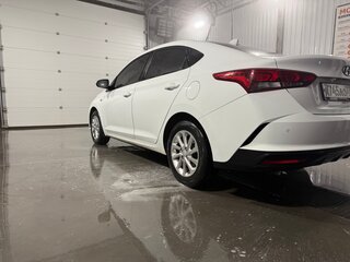 2021 Hyundai Solaris II Рестайлинг, белый, 1550000 рублей, вид 4