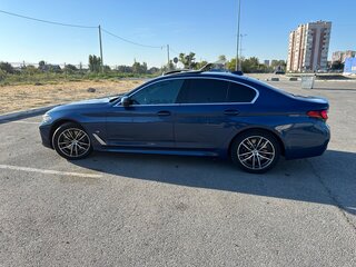 2021 BMW 5 серии 523d VII (G30/G31/G38) Рестайлинг, синий, 6350000 рублей, вид 3