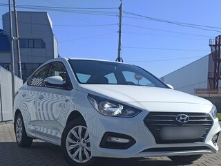 2018 Hyundai Solaris II, белый, 1300000 рублей, вид 3
