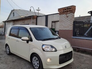 2017 Toyota Porte II, серый, 1200000 рублей, вид 1