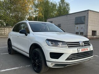 2017 Volkswagen Touareg II Рестайлинг, белый, 3100000 рублей, вид 3