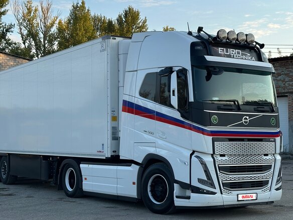 2023 Volvo FH, белый, 15000000 рублей - вид 3