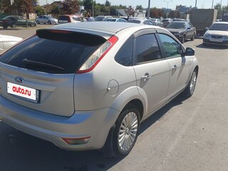 2010 Ford Focus II Рестайлинг, серебристый, 650000 рублей, вид 5