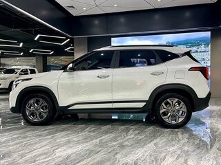 2026 Kia Seltos I Рестайлинг, белый, 1990000 рублей, вид 4