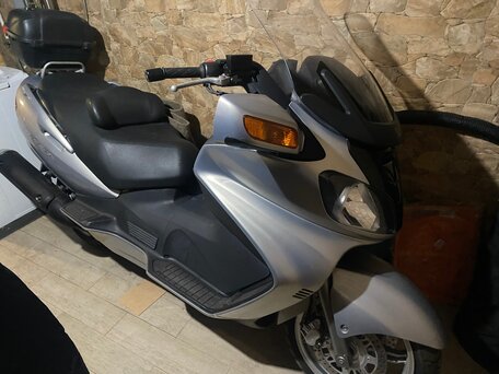 2002 Suzuki Burgman (SkyWave) 650, серебристый, 450000 рублей, вид 2