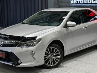 2015 Toyota Camry VII (XV50) Рестайлинг, серебристый, 1870000 рублей, вид 2