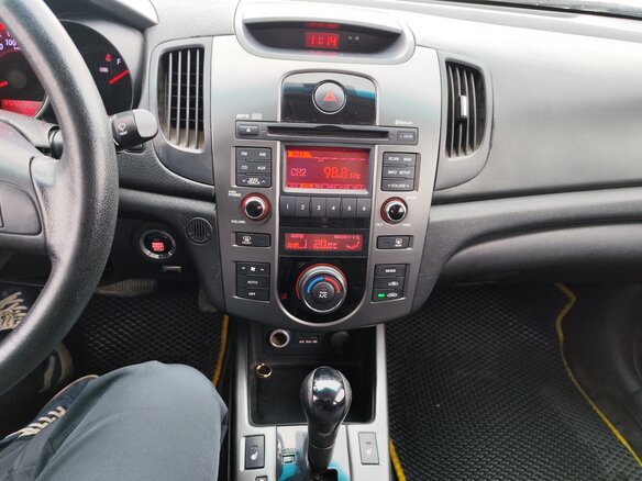2010 Kia Forte I, чёрный, 450000 рублей - вид 16