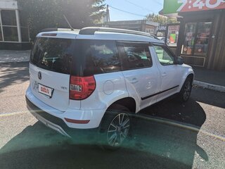 2016 Skoda Yeti I Рестайлинг, белый, 1050000 рублей, вид 2