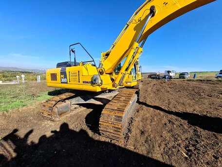 2022 Komatsu PC300, жёлтый, 17000000 рублей, вид 1