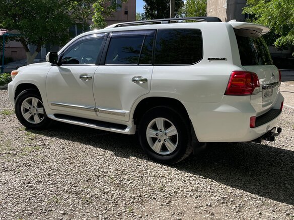 2012 Toyota Land Cruiser 200 Series Рестайлинг 1, белый, 4600000 рублей - вид 4