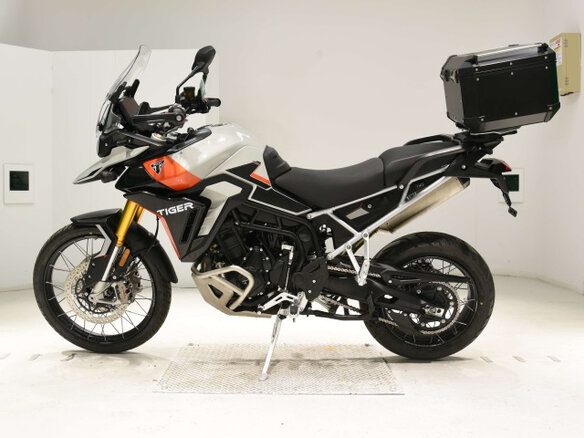 2024 Triumph Tiger 900, серый, 1500000 рублей - вид 1