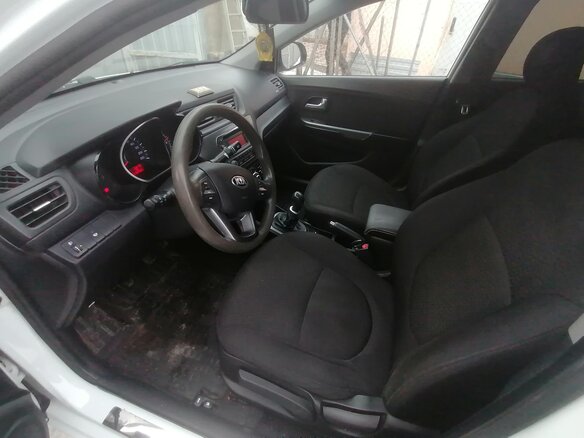 2013 Kia Rio 5-speed III, белый, 985000 рублей - вид 8