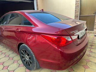 2011 Hyundai Sonata VI (YF), красный, 1300000 рублей, вид 5