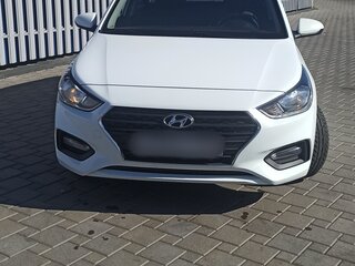 2018 Hyundai Solaris II, белый, 1300000 рублей, вид 2