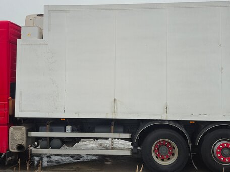 2000 Mercedes-Benz Arocs, красный, 4000000 рублей, вид 5