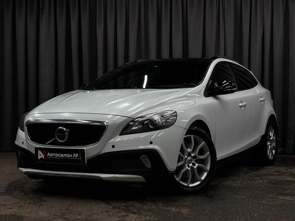 2017 Volvo V40 Cross Country I Рестайлинг, белый, 1499888 рублей
