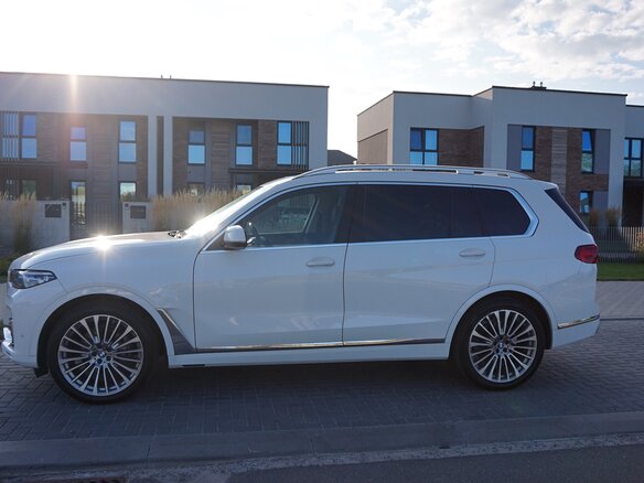 2019 BMW X7 40i I (G07), белый, 5000000 рублей - вид 6