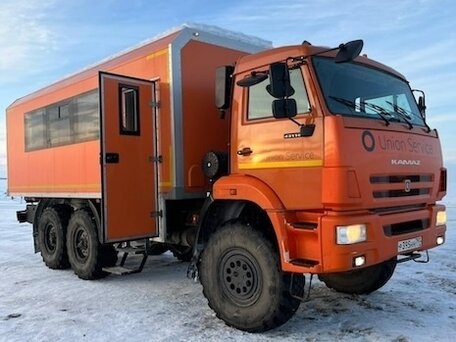 2023 КамАЗ 43118, красный, 6500000 рублей, вид 2