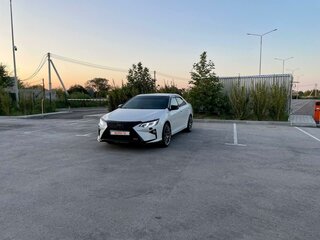 2016 Toyota Camry VII (XV50) Рестайлинг, белый, 2100000 рублей, вид 1