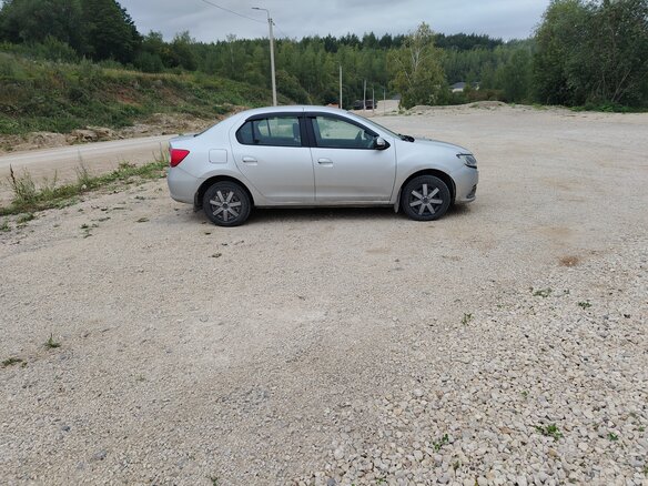 2014 Renault Logan II, серебристый, 520000 рублей - вид 2