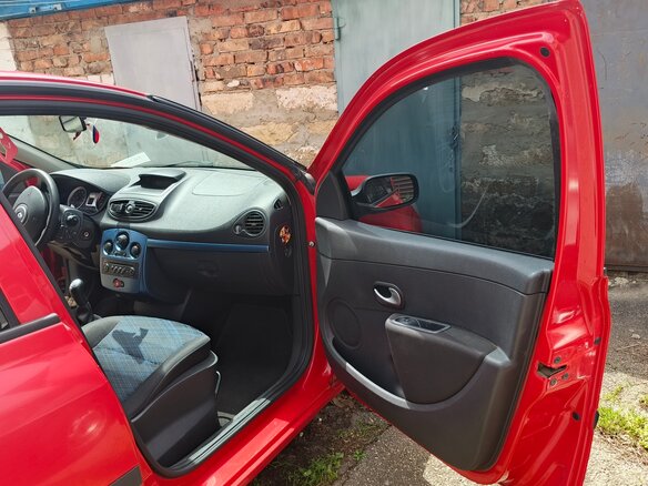 2009 Renault Clio III, красный, 620000 рублей - вид 12
