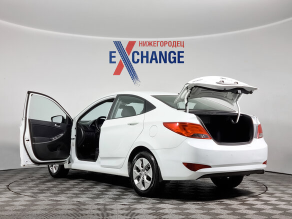 2014 Hyundai Solaris I Рестайлинг, белый, 1130000 рублей - вид 7