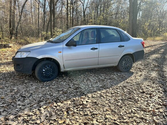 2016 Lada (ВАЗ) Granta I, серебристый, 360000 рублей - вид 2
