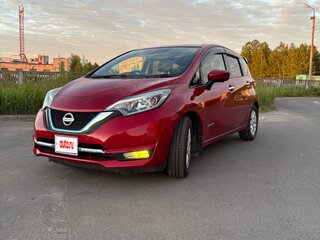 2018 Nissan Note e-Power II Рестайлинг, красный, 1300000 рублей, вид 1