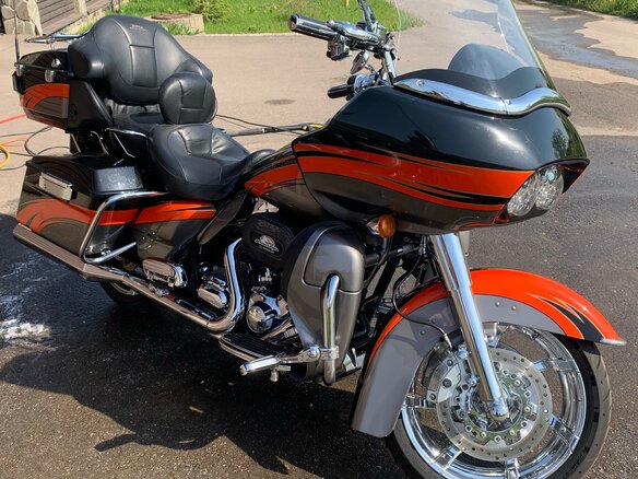 2011 Harley-Davidson CVO Road Glide, бежевый, 2000000 рублей