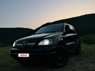 2000 Mercedes-Benz M-Класс 320 I (W163), чёрный, 519000 рублей, вид 1