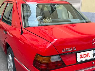 1991 Mercedes-Benz W124 200, красный, 1300000 рублей, вид 4