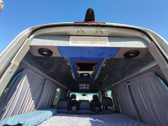 2011 Volkswagen Crafter, серебристый, 2900000 рублей - вид 30
