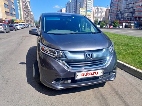 2017 Honda Freed II, серый, 1350000 рублей, вид 1