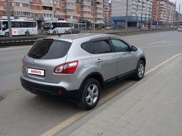 2012 Nissan Qashqai I Рестайлинг, серебристый, 1250000 рублей - вид 1