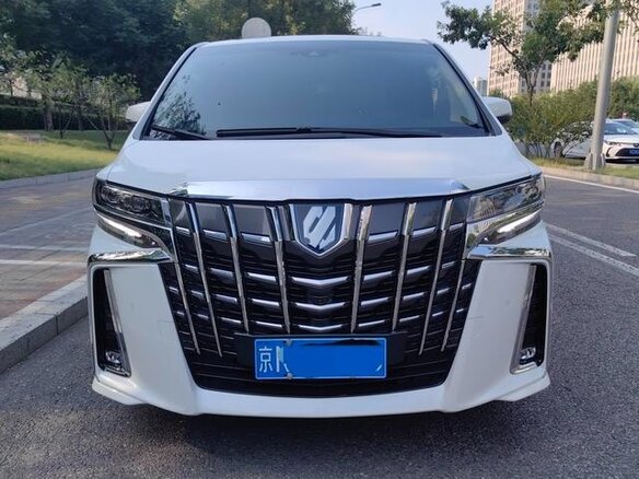 2021 Toyota Alphard III Рестайлинг, белый, 7700000 рублей - вид 3
