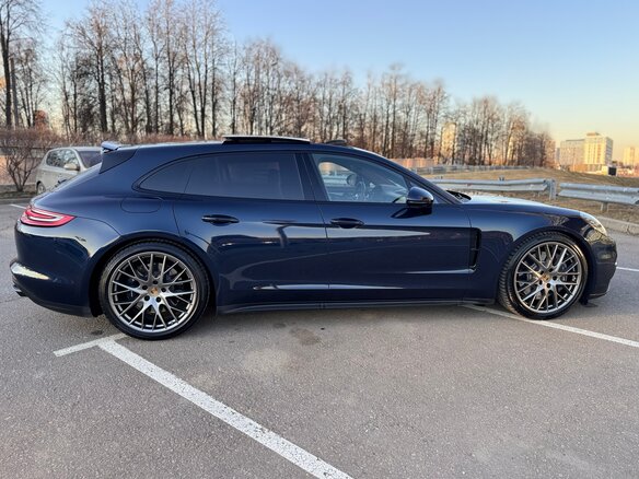 2019 Porsche Panamera 4 Sport Turismo II, синий, 7100000 рублей - вид 6