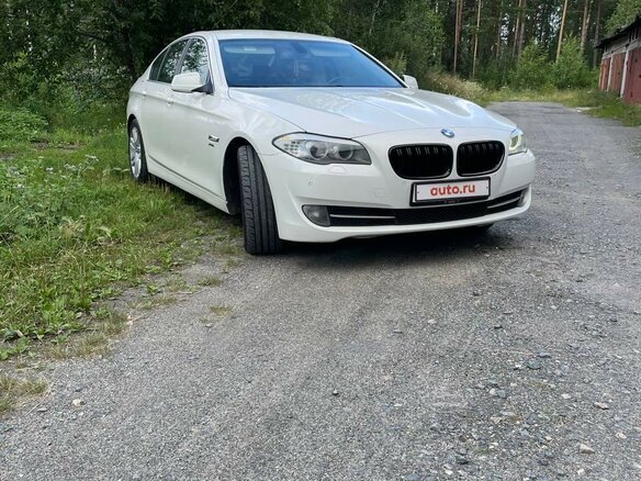 2011 BMW 5 серии 525d xDrive VI (F10/F11/F07), белый, 1750000 рублей - вид 2