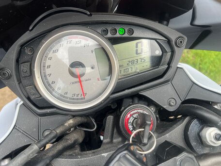 2012 Kawasaki Z 750, белый, 500000 рублей, вид 3