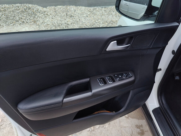 2016 Kia Sportage IV, белый, 1750000 рублей - вид 3