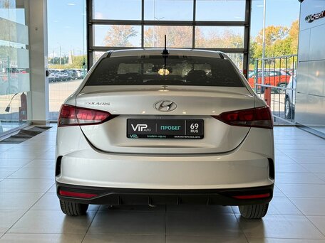 2020 Hyundai Solaris II Рестайлинг, серебристый, 1397000 рублей, вид 5
