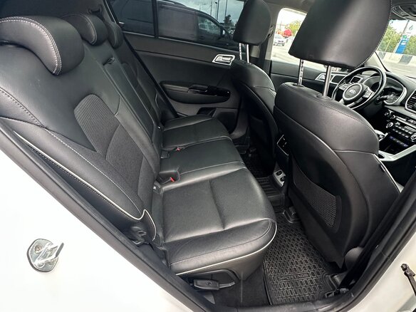 2018 Kia Sportage IV Рестайлинг, белый, 2850000 рублей - вид 37