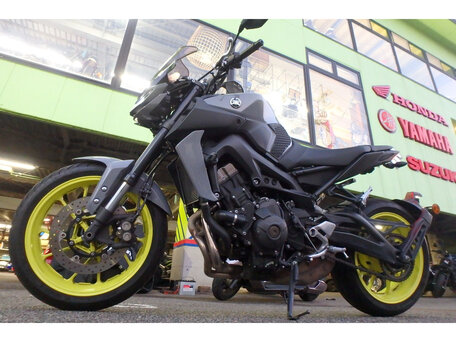 2017 Yamaha MT-09 (FZ-09), серый, 860000 рублей, вид 3
