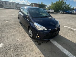 2018 Toyota Vitz III (XP130) Рестайлинг 2, синий, 930000 рублей, вид 1