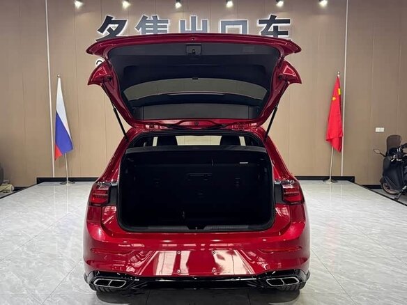 2023 Volkswagen Golf VIII, красный, 1740000 рублей - вид 16