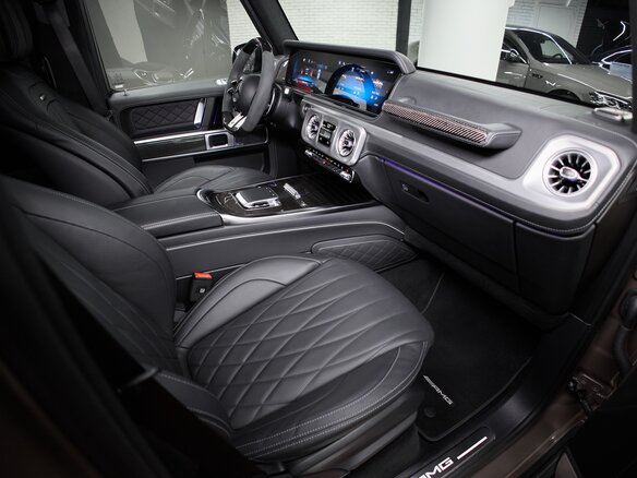 2024 Mercedes-Benz G-Класс AMG 63 AMG II (W465) Рестайлинг, золотистый, 27300000 рублей - вид 19