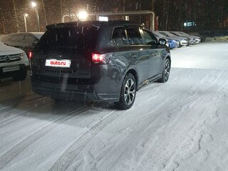 2013 Mitsubishi Outlander III, серый, 1650000 рублей, вид 2