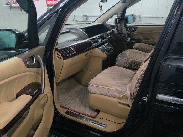 2004 Honda Elysion I, чёрный, 1200000 рублей - вид 8