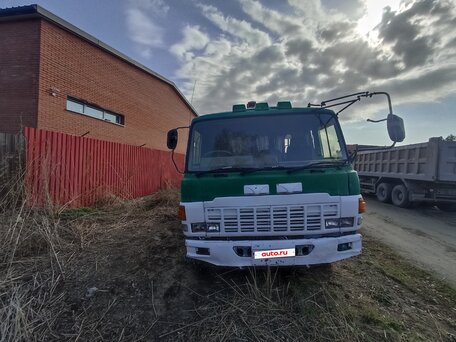 1993 Hino Profia, зелёный, 2700000 рублей, вид 3