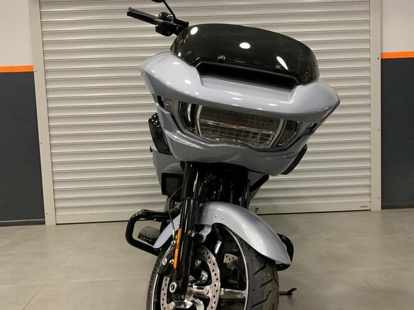 2024 Harley-Davidson Road Glide, серебристый, 3200000 рублей - вид 9